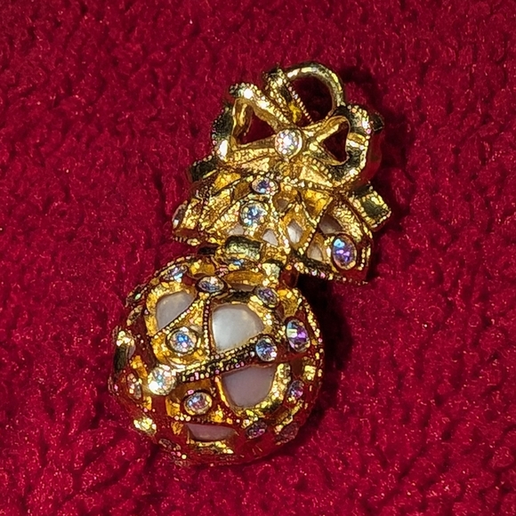 Joan River's Faberge-like Egg Pendant Gold Tone and Aurora Borealis - Picture 4 of 5